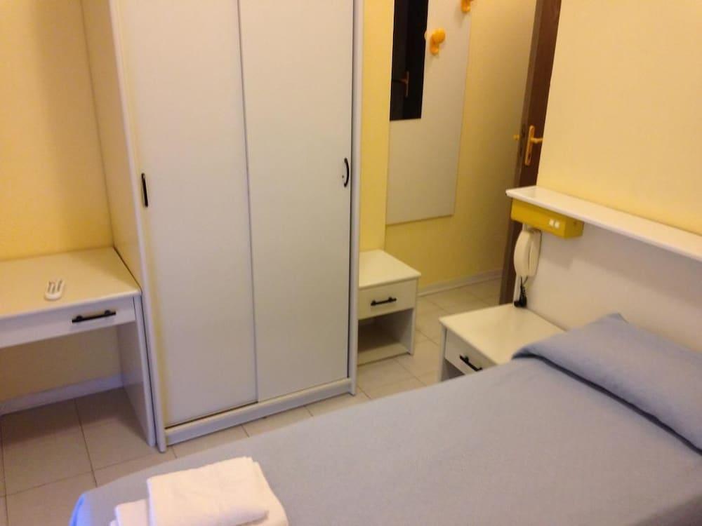 Aron Hotel Rimini Exterior foto