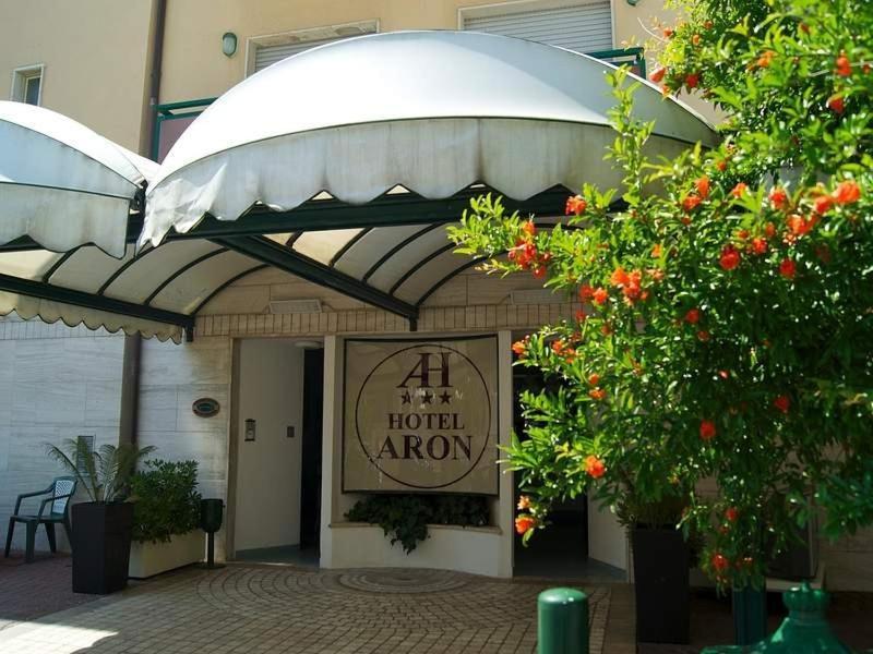 Aron Hotel Rimini Exterior foto