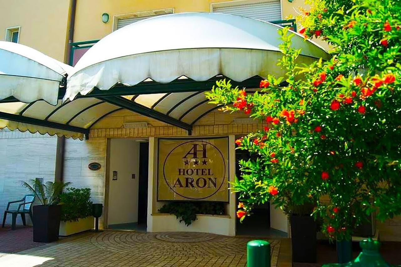 Aron Hotel Rimini Exterior foto