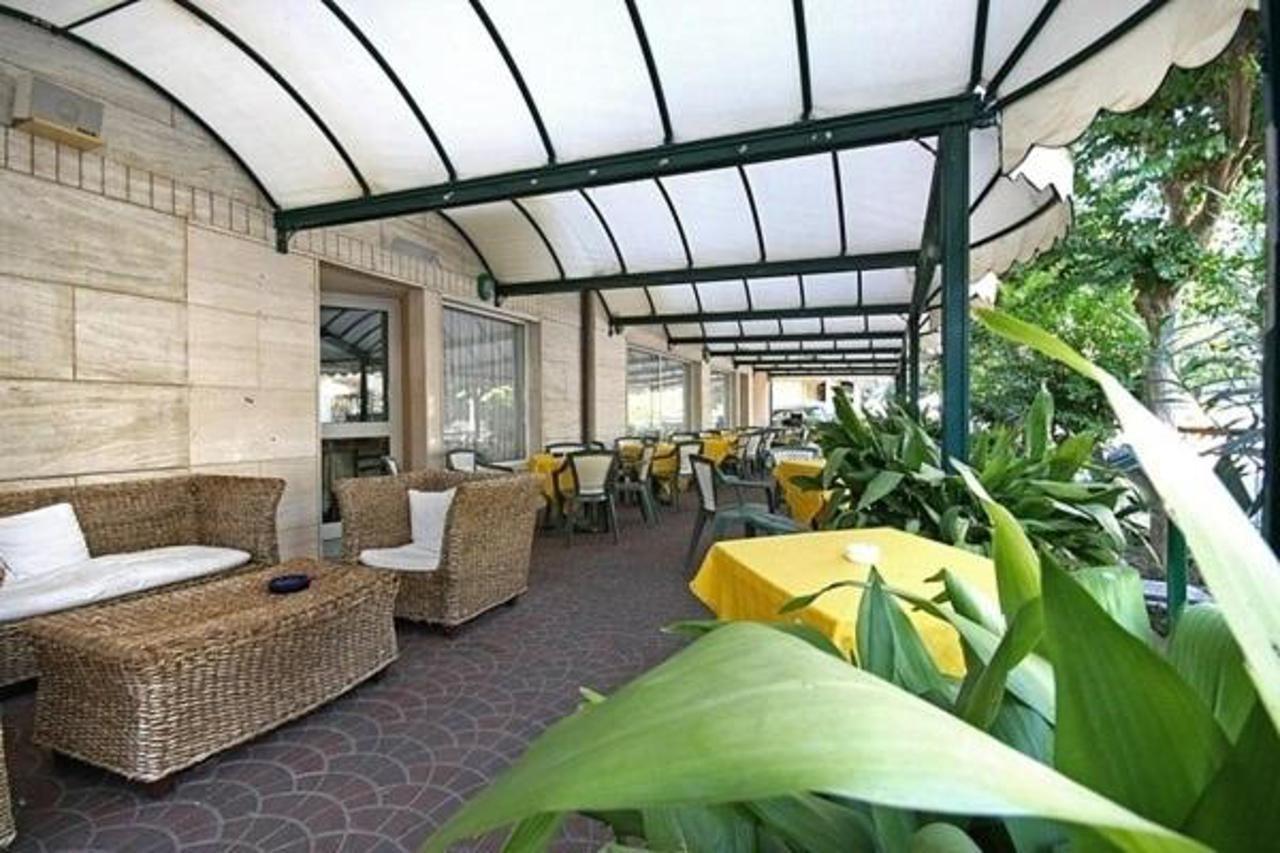 Aron Hotel Rimini Exterior foto