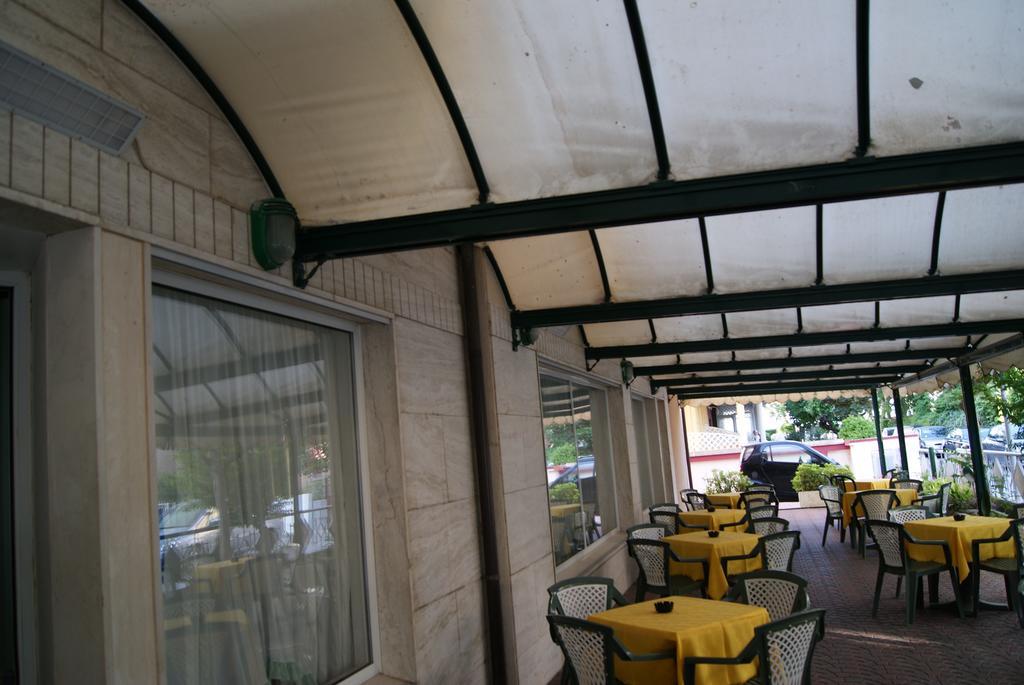 Aron Hotel Rimini Exterior foto