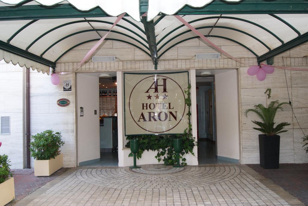 Aron Hotel Rimini Exterior foto