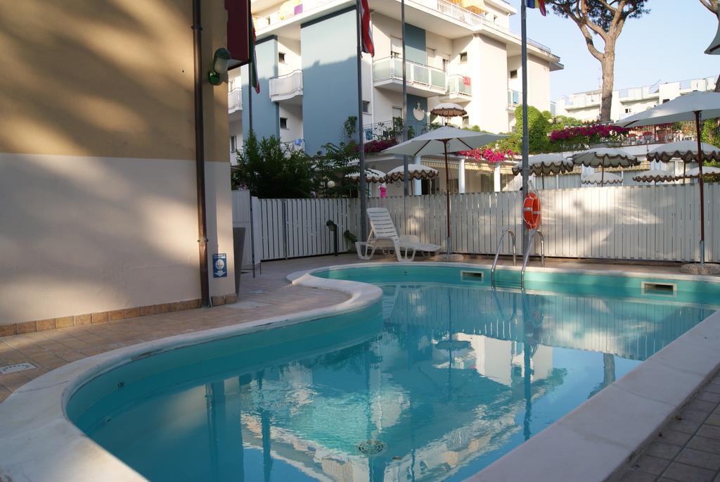 Aron Hotel Rimini Exterior foto