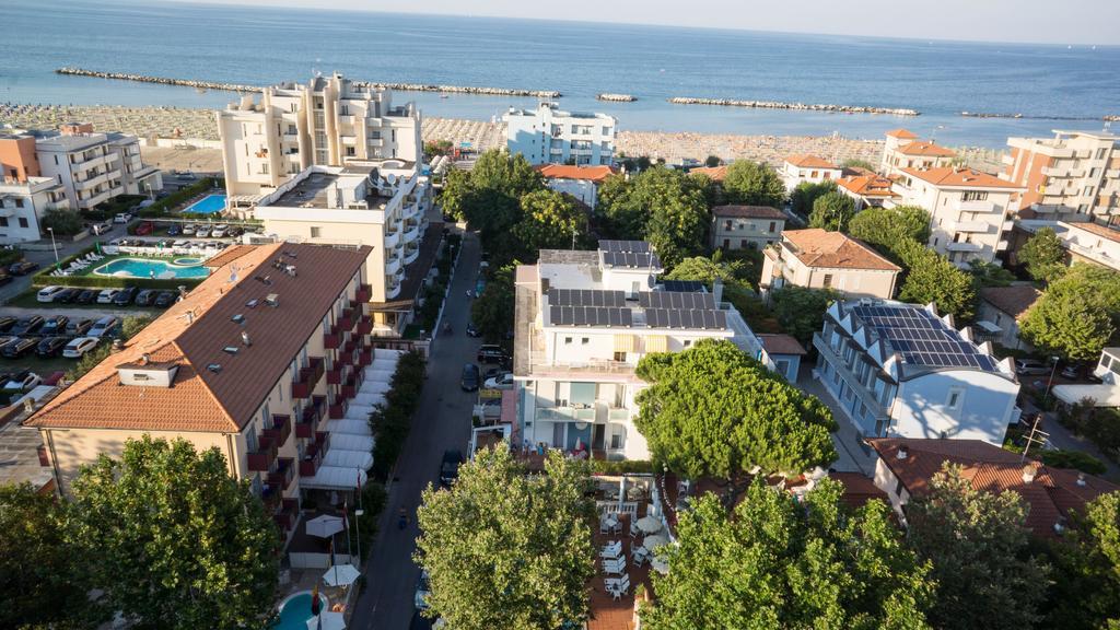 Aron Hotel Rimini Exterior foto