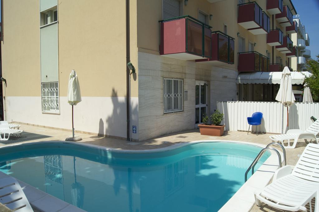 Aron Hotel Rimini Exterior foto