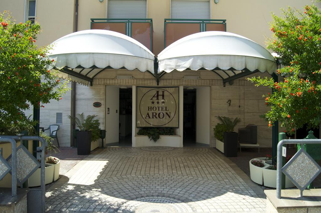 Aron Hotel Rimini Exterior foto