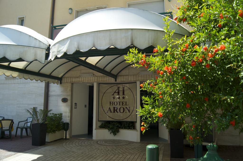 Aron Hotel Rimini Exterior foto